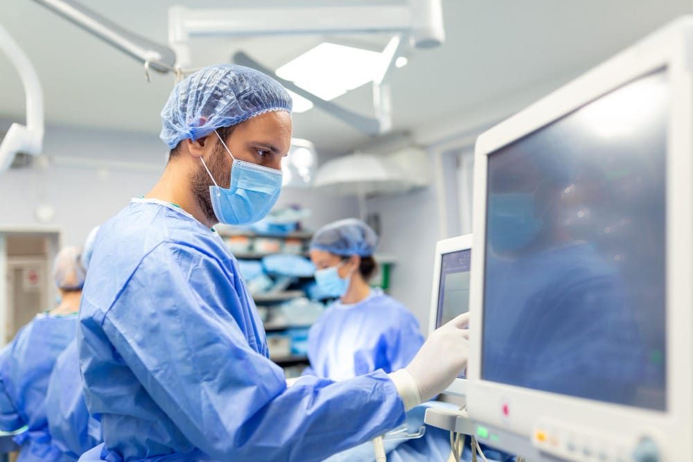 Procedimiento cardiovascular en quirófano